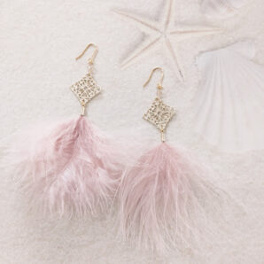 ふわふわパステルフェザーのピアス