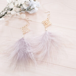 ふわふわパステルフェザーのピアス