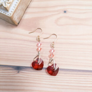 ハートのスワロフスキーのピアス