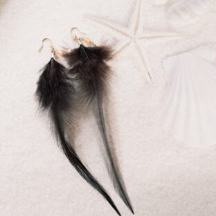 カルセドニーとフェザーのピアス