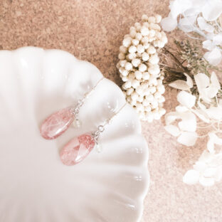 ローズクォーツとニュージェイドのピアス